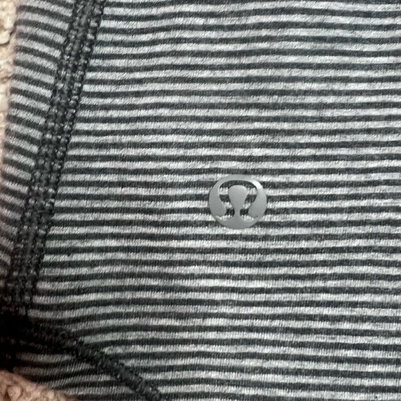LULULEMON Breezy Strappy Back Tank Top Gray Stripe No Size Tag - Small - Picture 3 of 4